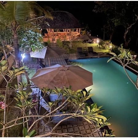 Отель Tinggian Hill Retreat Batununggul Экстерьер фото