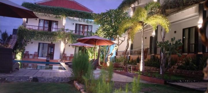 Отель Tinggian Hill Retreat Batununggul Экстерьер фото