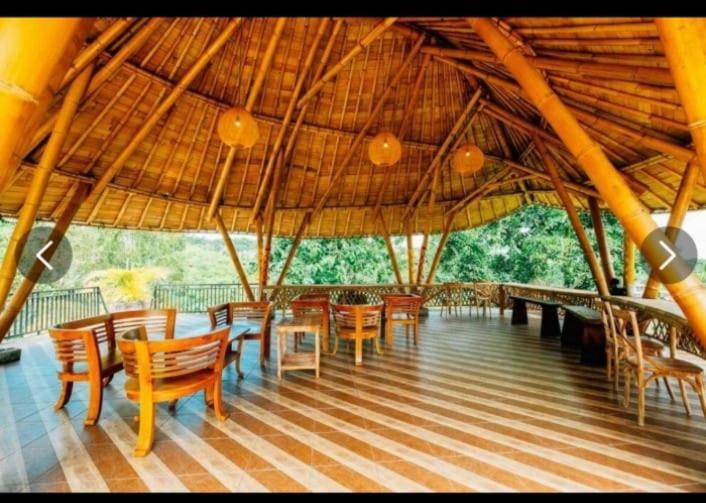 Отель Tinggian Hill Retreat Batununggul Экстерьер фото